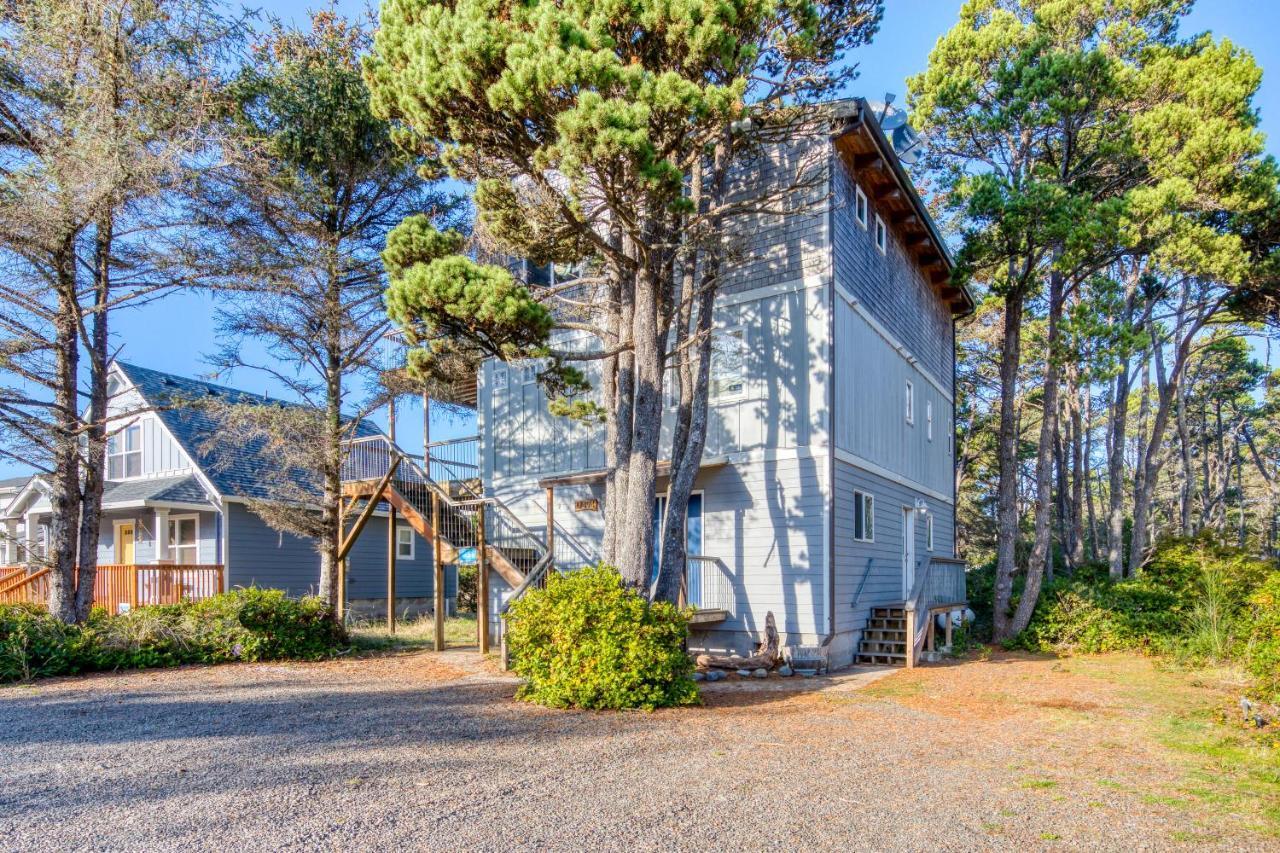 Grey Haven Villa Rockaway Beach Exterior photo